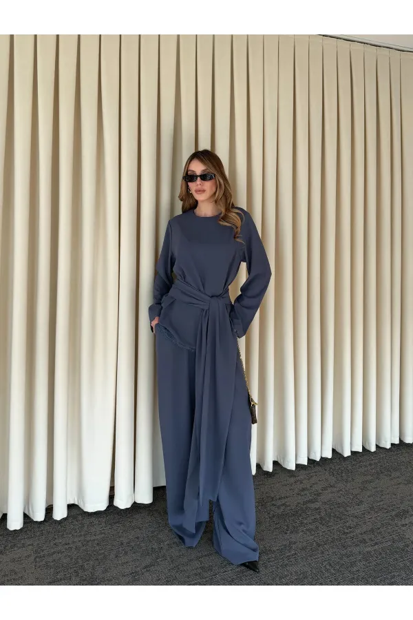 Ensemble chemisier et pantalon indigo avec ceinture et détails en dentelle - 8006