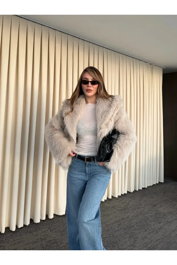 Manteau en fourrure beige - 9679