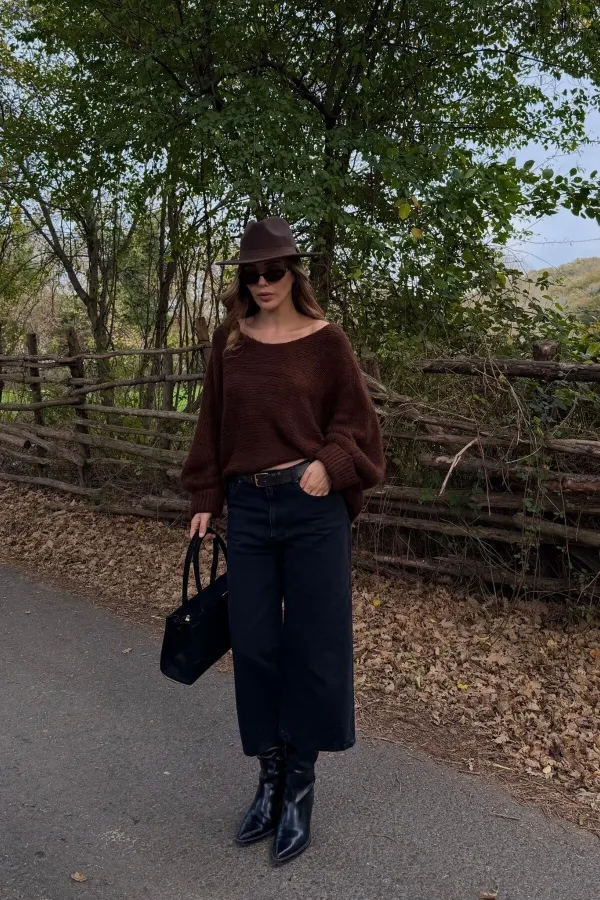 Kahverengi Kayık Yaka Kazak - 4338