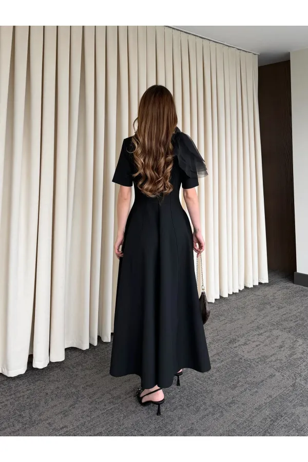 Siyah Seyyar Broşlu Elbise - 3151