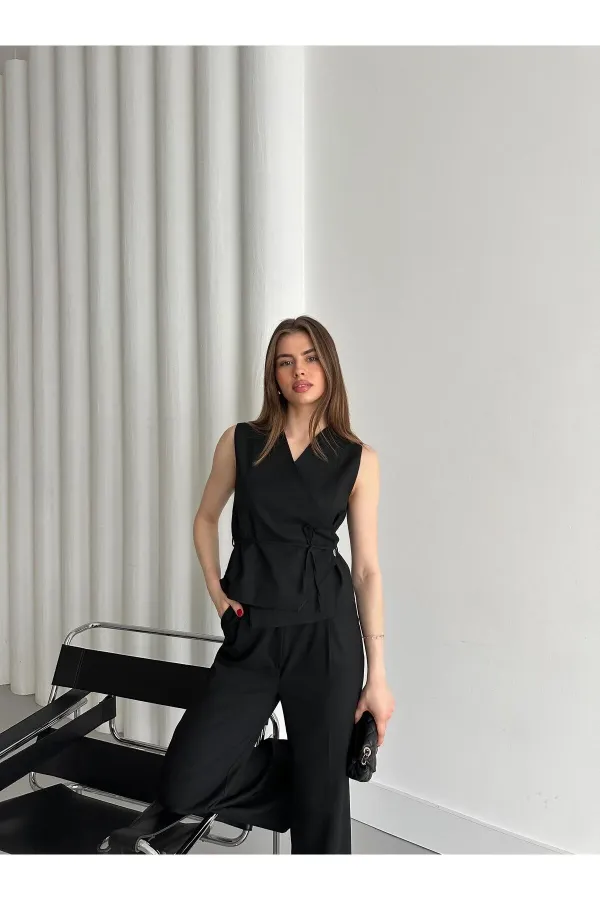 Ensemble gilet et pantalon noirs croisés
