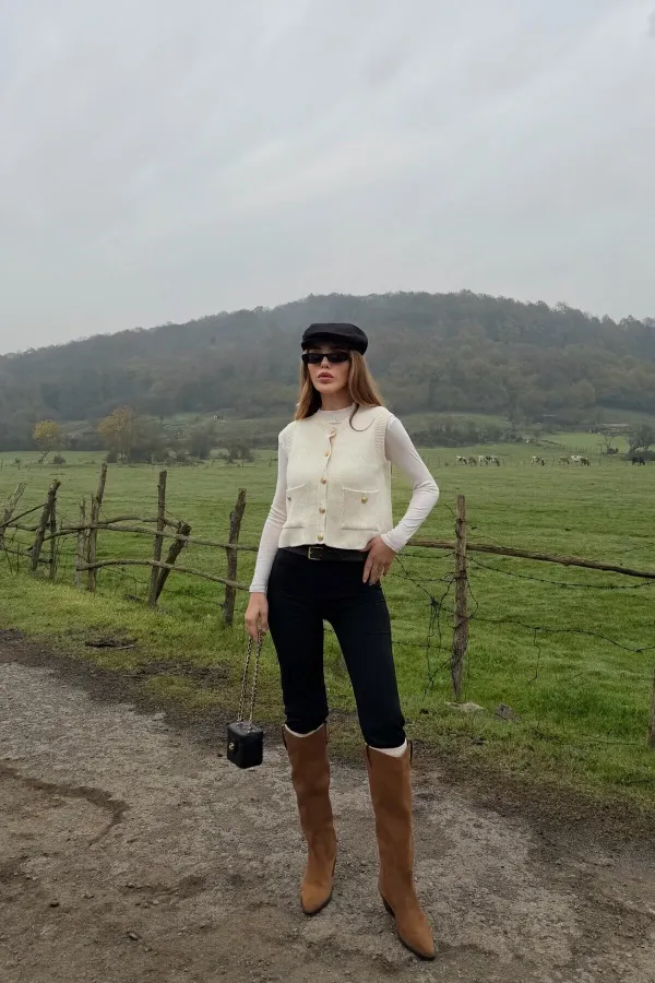 Off-White Vest with Gold Buttons - 4495