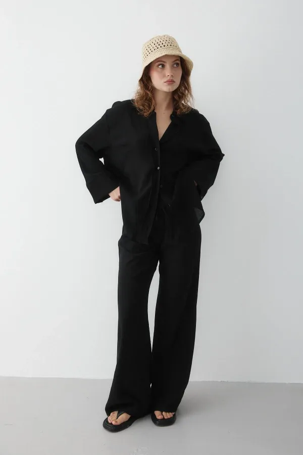 Ensemble chemise et pantalon noir texturé