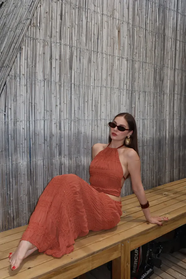 Ensemble chemisier et jupe en mousseline à sequins couleur carrelage