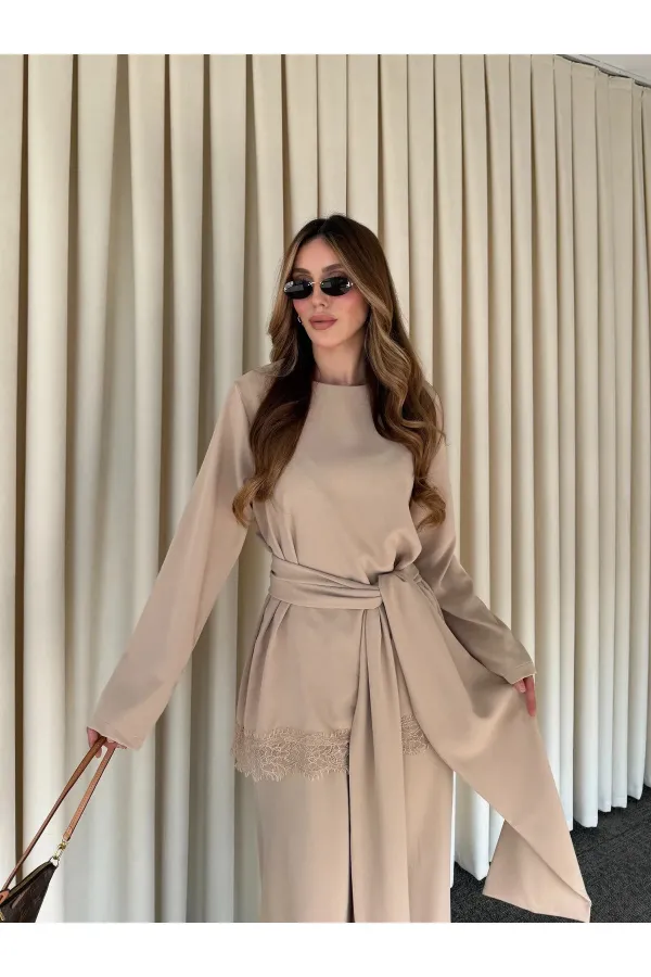 Bej Kuşaklı Dantel Detaylı Bluz Pantolon Takım - 8006
