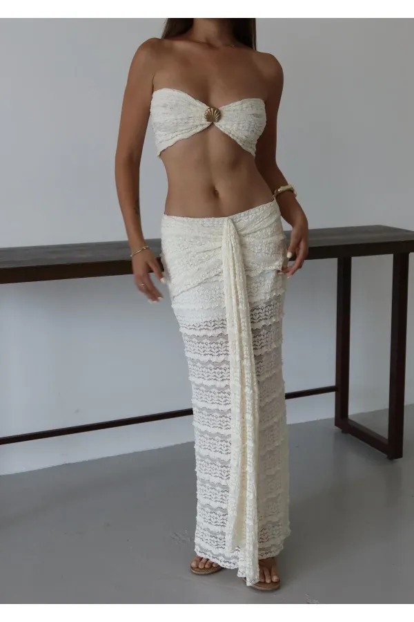 Beyaz Dantel Detaylı Crop Takım