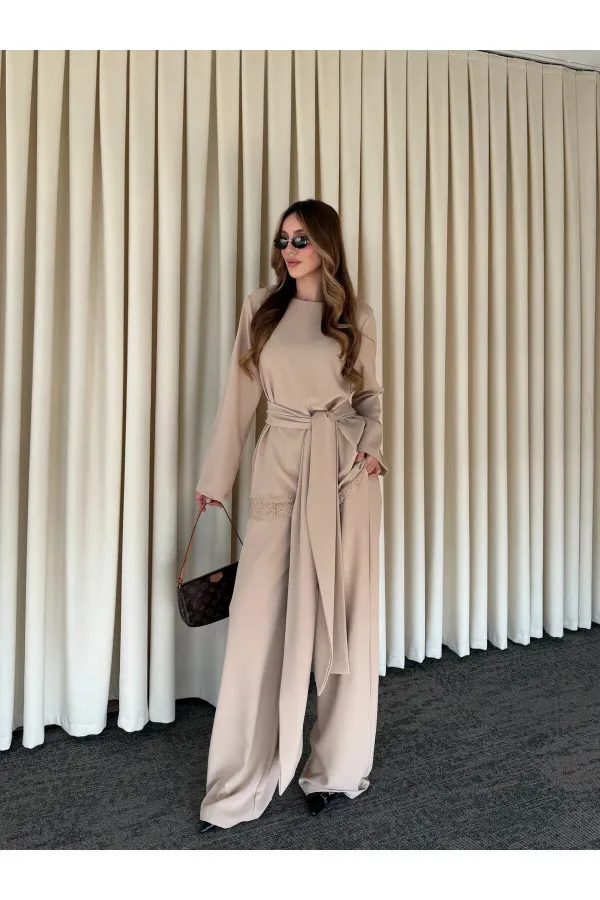 Bej Kuşaklı Dantel Detaylı Bluz Pantolon Takım - 8006