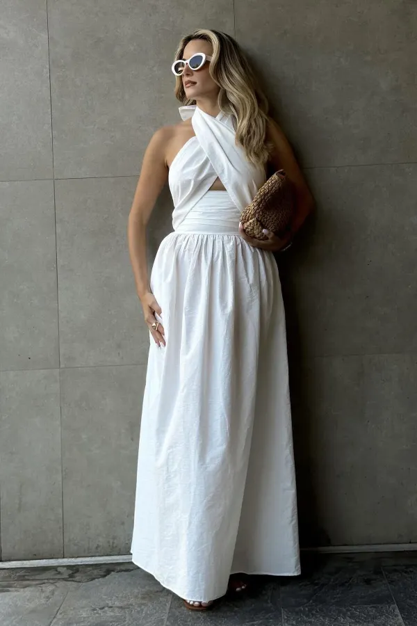 Robe de créateur blanc cassé à col halter