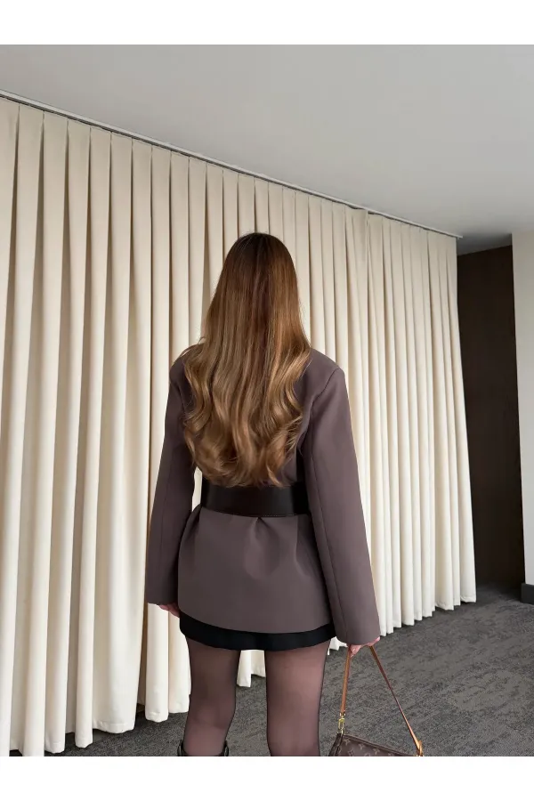 Veste en satin marron ceinturée - 9691