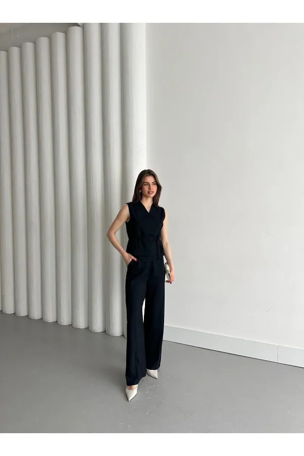 Ensemble gilet et pantalon bleu marine croisé