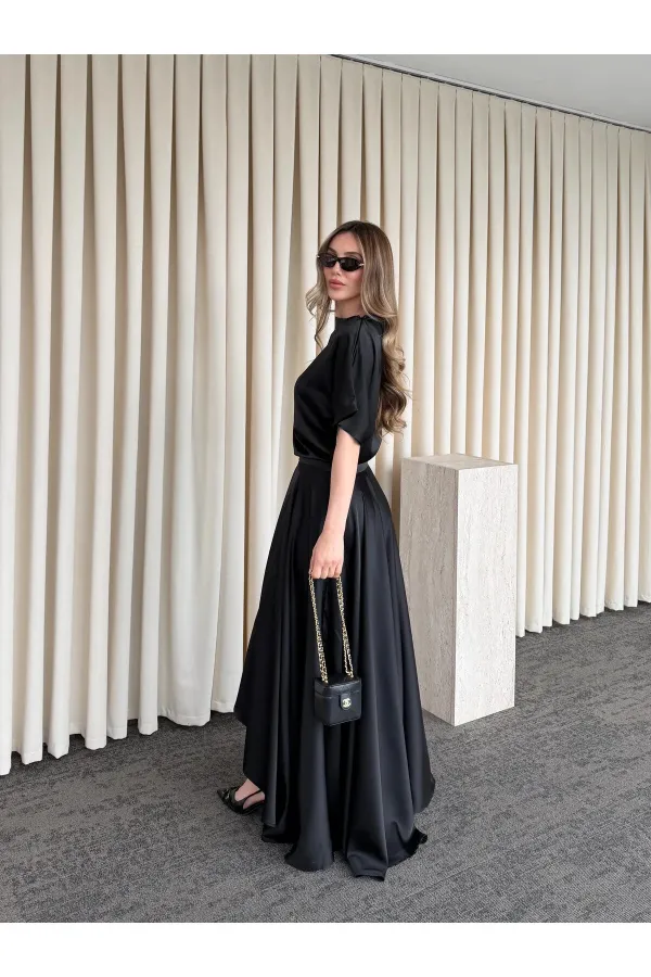 Siyah Saten Yırtmaçlı Elbise - 2026