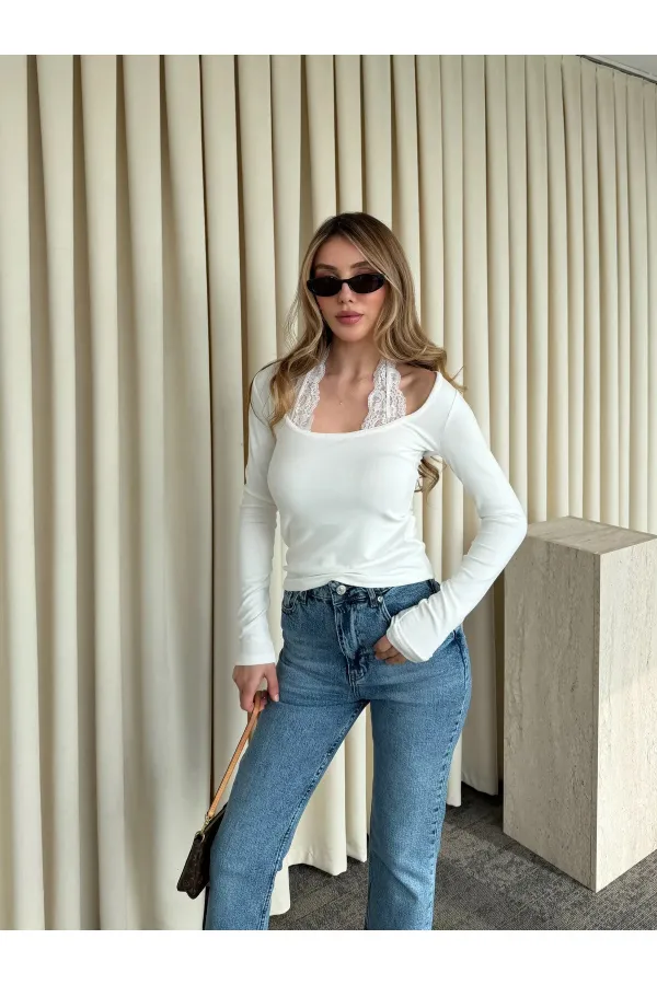 Açık Ekru Boyundan Dantelli Bluz - 261017