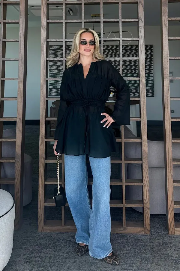 Chemise en voile de lin noir avec détail à la taille