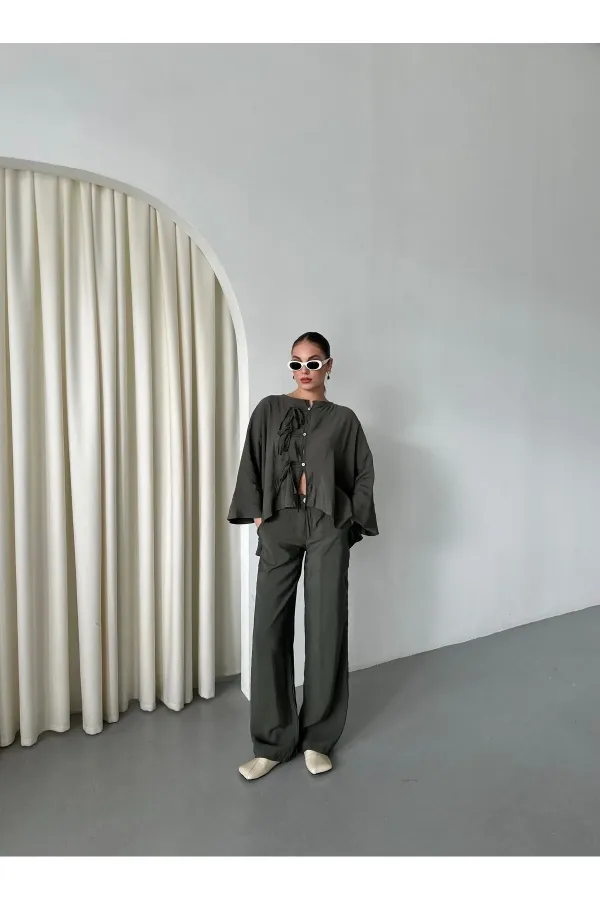 Ensemble chemisier et pantalon kaki avec détails de surpiqûres au col - 9002