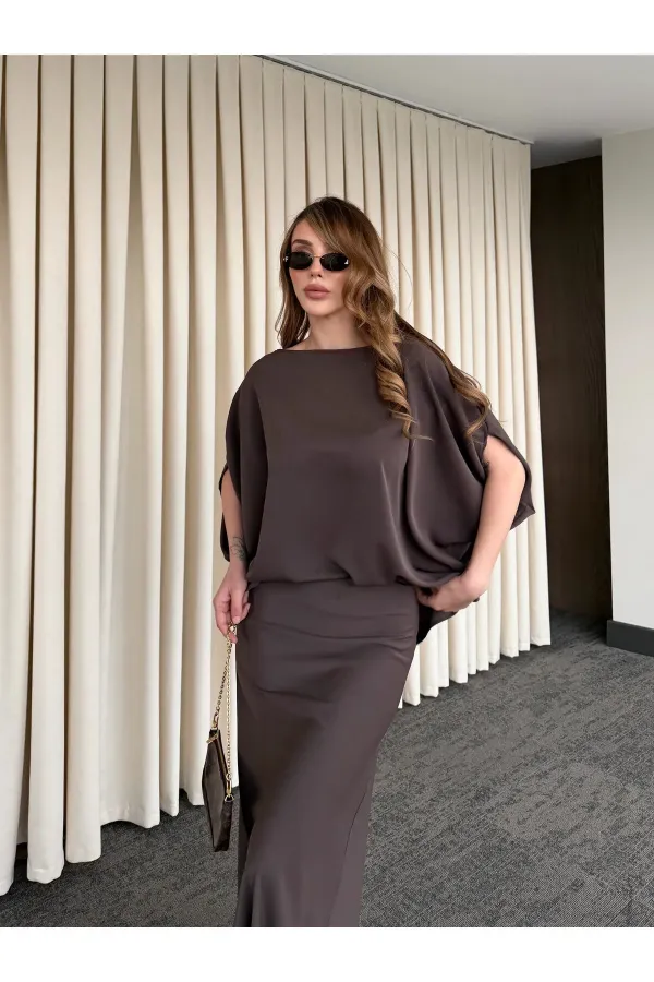 Kahverengi Omuz Drapeli Saten Bluz Etek Takım - 8005