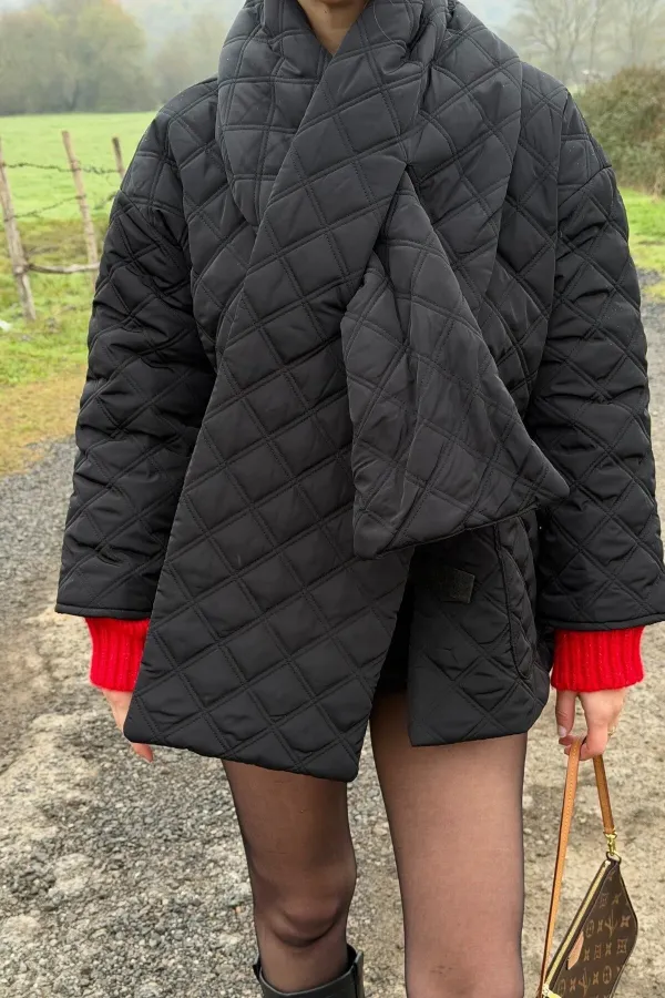 Siyah Kapitone Şallı Mont - 0762