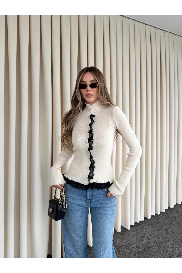 Ekru Dik Yaka Dantel Detaylı Hırka - 2726