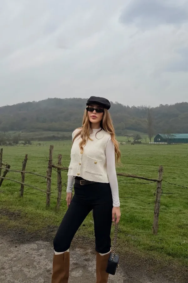 Off-White Vest with Gold Buttons - 4495