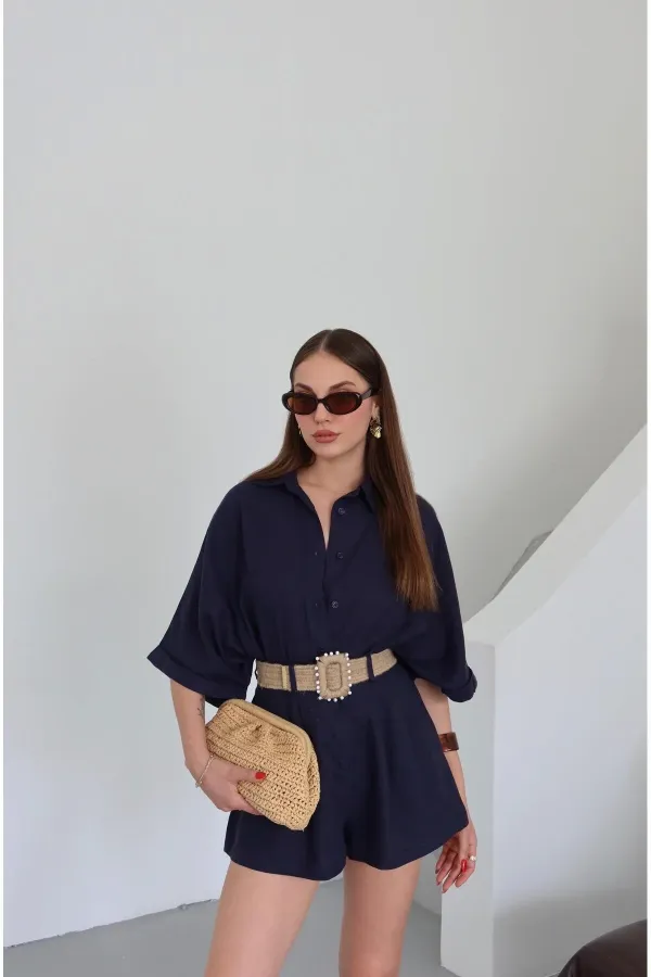 Ensemble chemise et short bleu marine avec ceinture tissée