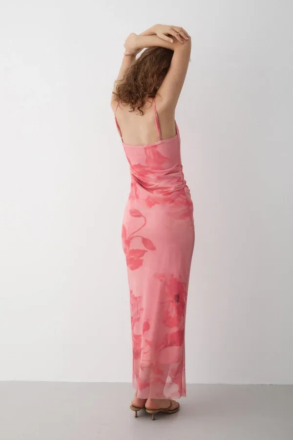 Pembe Yan Drapeli Çiçek Desenli Elbise