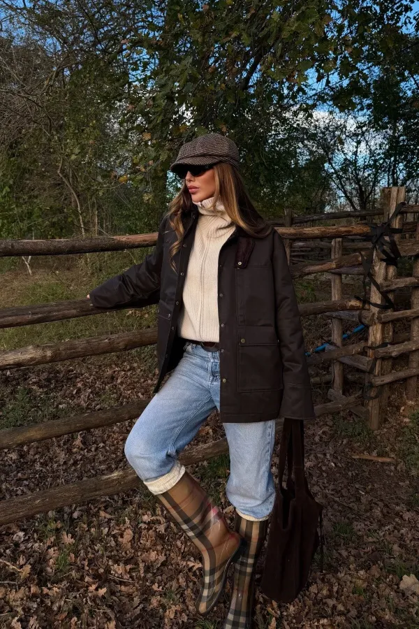 Manteau en velours marron avec détail de col supplémentaire - 5132