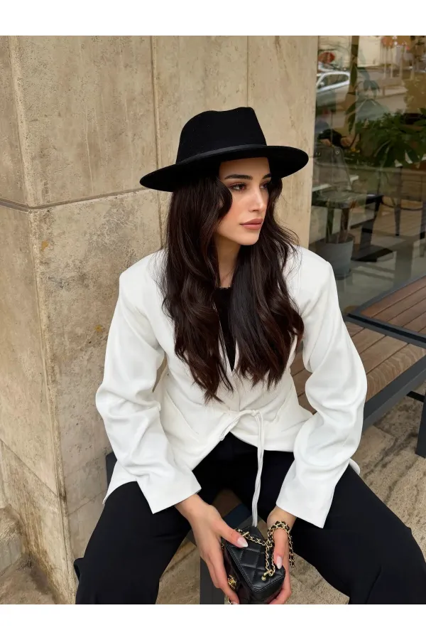 Beyaz Bağcıklı Ceket - 9702