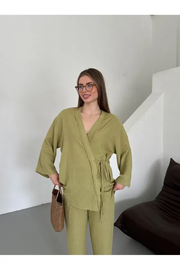 Ensemble kimono en lin kaki à nouer sur le côté, orné de détails