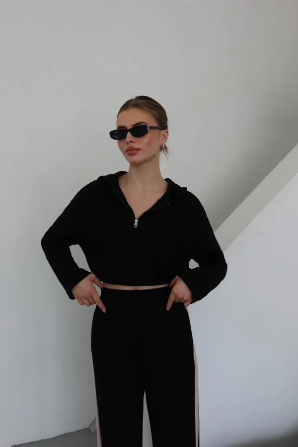 Ensemble noir à capuche et garnitures - 8569