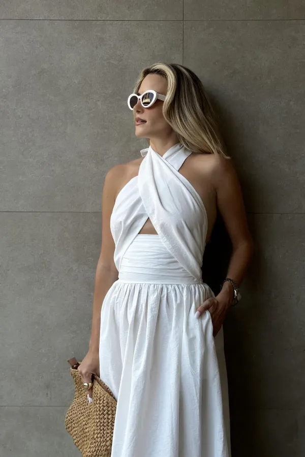 Robe de créateur blanc cassé à col halter