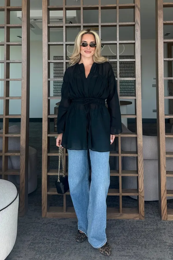 Chemise en voile de lin noir avec détail à la taille