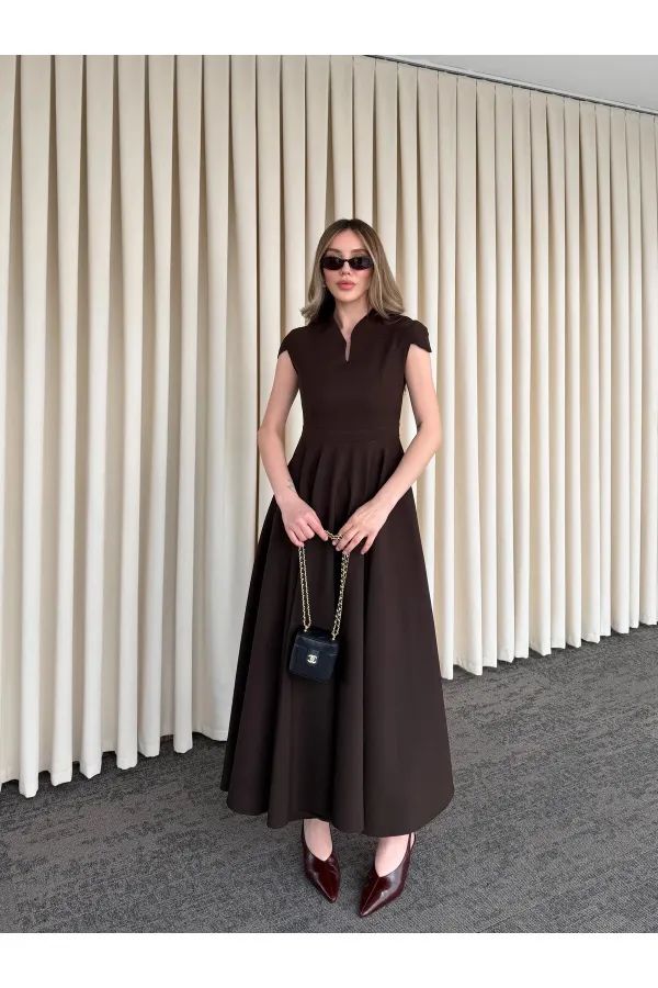 Robe courte marron à col en V - 242480