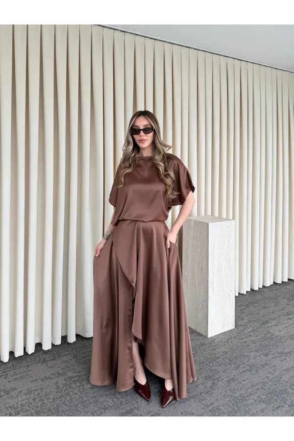 Kahverengi Saten Yırtmaçlı Elbise - 2026