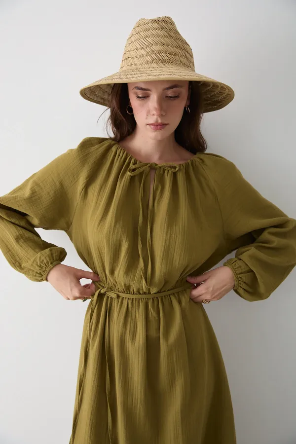 Robe en mousseline kaki avec détail de nœud - 2004