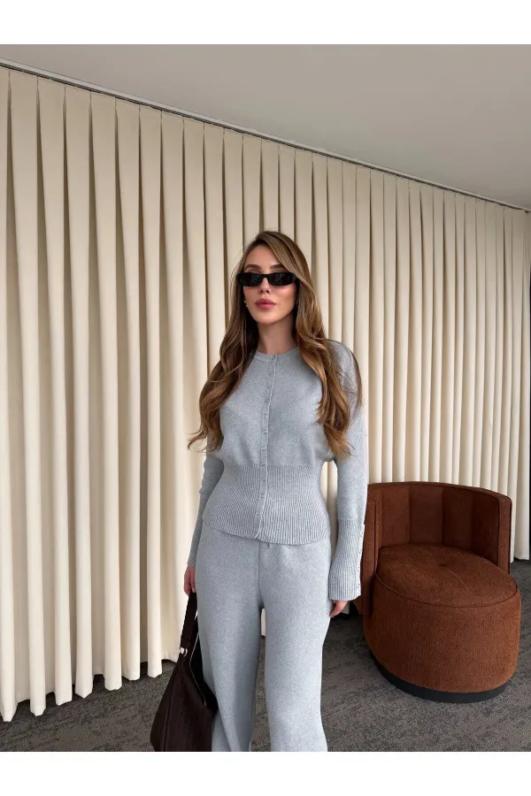 Ensemble en maille grise à boutons-pression - 904