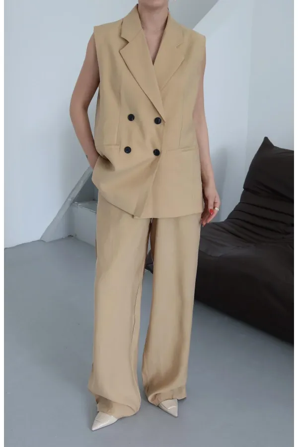Mustard Black Button-Down Vest and Trousers Set Mustard Black Button-Down Vest and Trousers Set