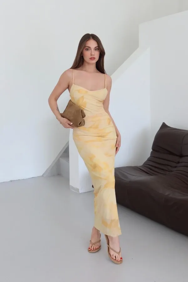 Sarı Yan Drapeli Çiçek Desenli Elbise