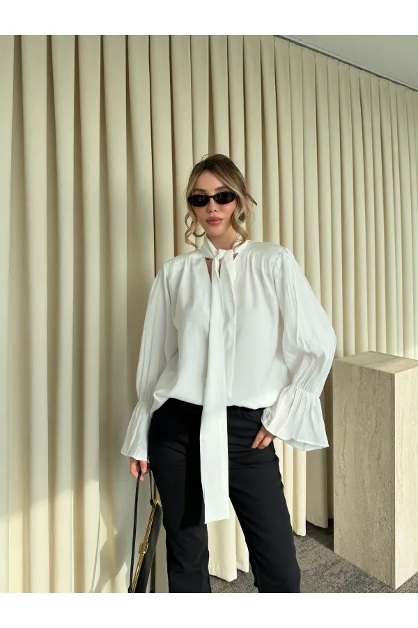 Beyaz Fırfır Detaylı Vatkalı Bluz - 1016