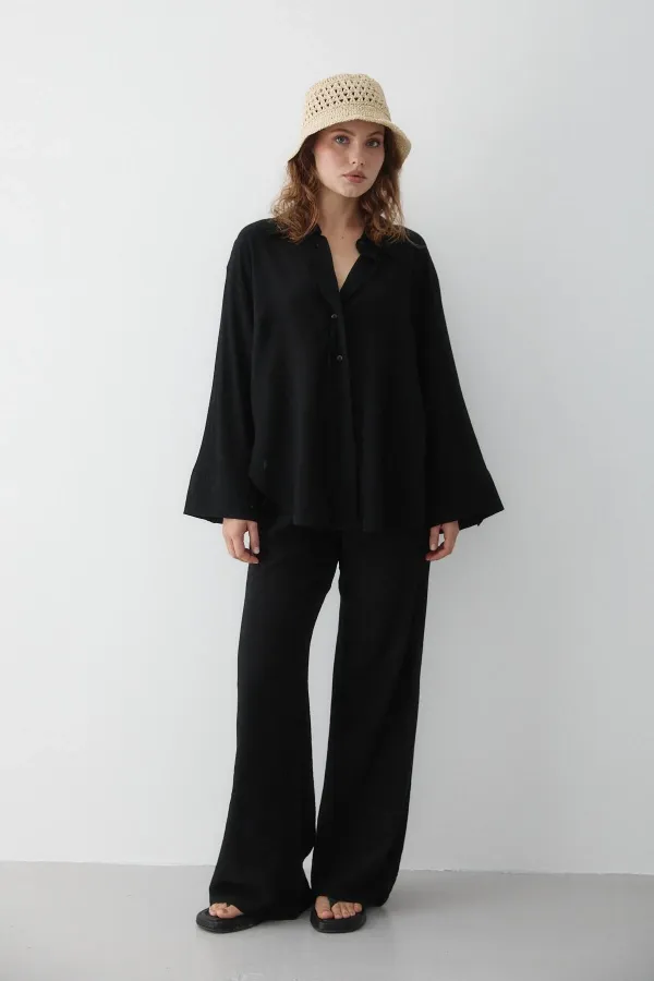 Ensemble chemise et pantalon noir texturé