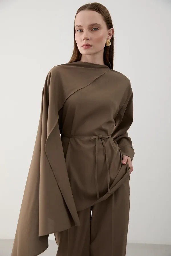 Ensemble chemisier et pantalon en vison avec châle intégré - 8752