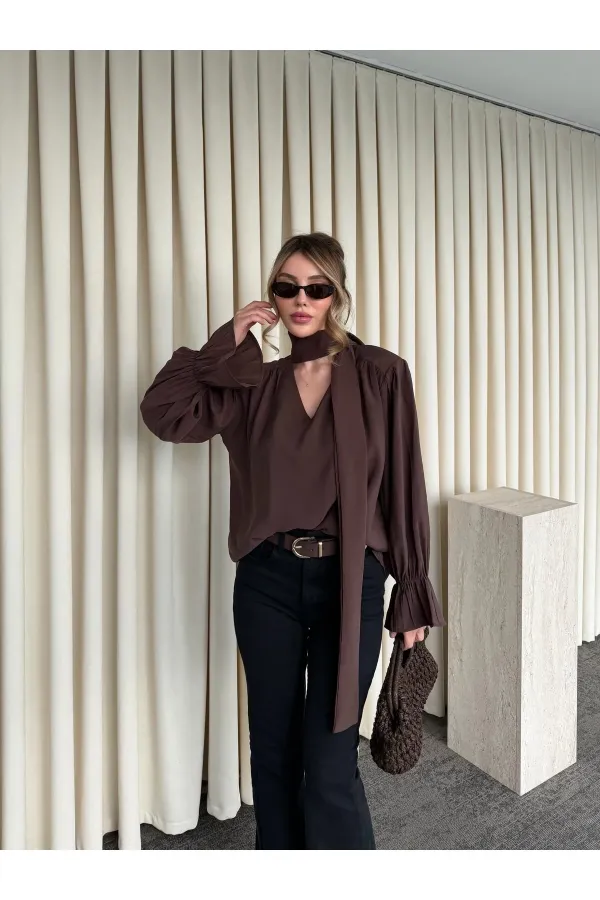 Kahverengi Fırfır Detaylı Vatkalı Bluz - 1016