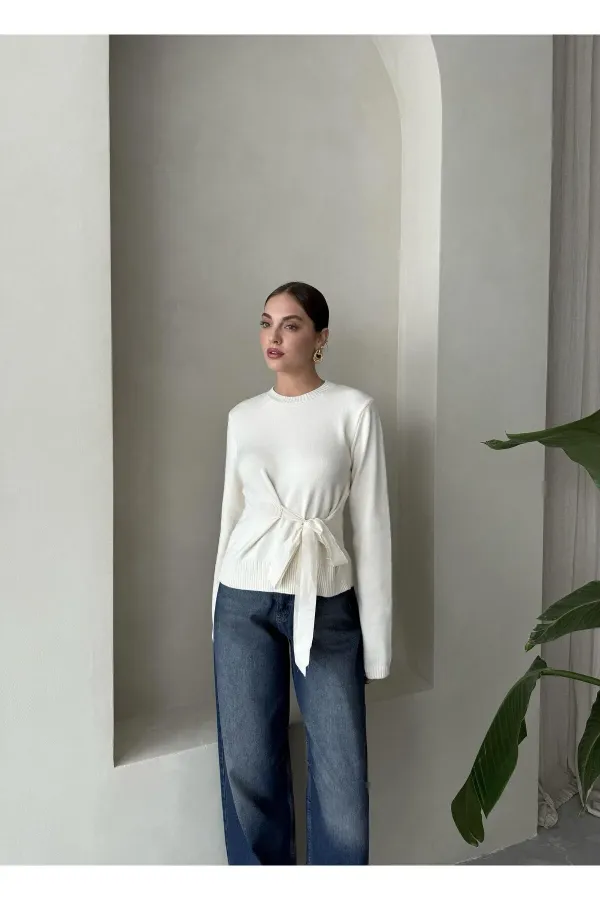 Ekru Miusa Ön Bağlamalı Tasarım Kazak