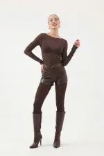 Chemisier Nikki en cachemire ultra doux à col bateau, couleur café