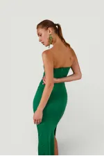 Robe moulante midi sans bretelles avec fente, verte