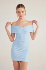 Robe mini Muse bleue à col Madonna