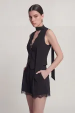 Short Nina en dentelle plissée taille haute, noir