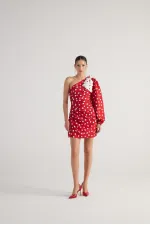Robe à pois rouge