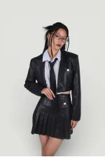 Veste en cuir noire style universitaire