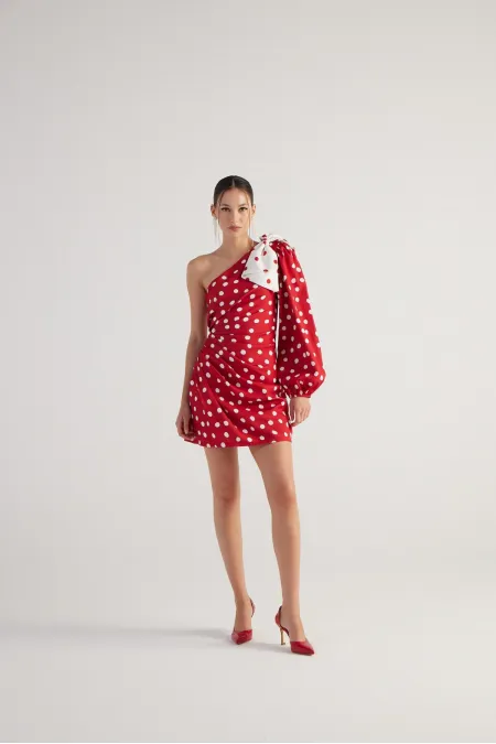 Robe à pois rouge