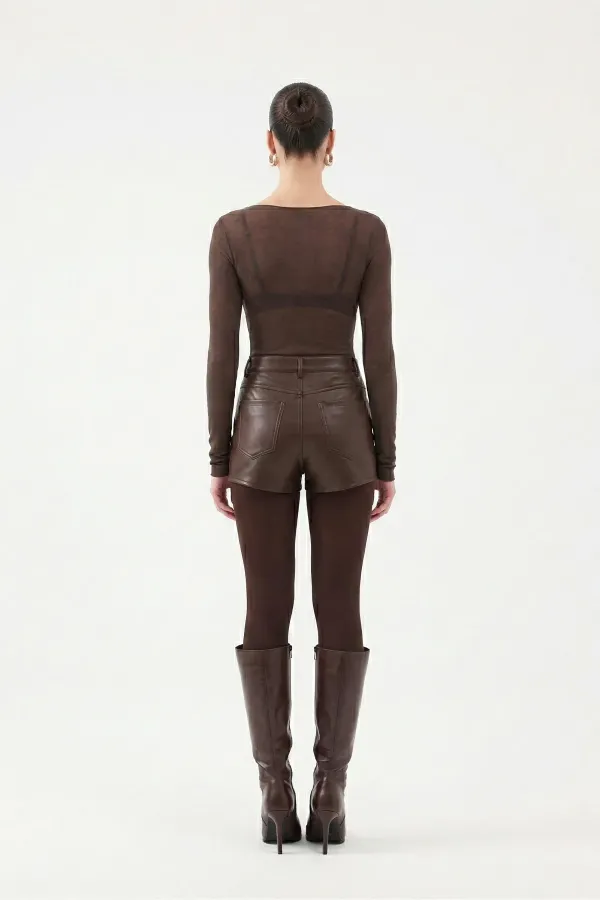 Chemisier Nikki en cachemire ultra doux à col bateau, couleur café