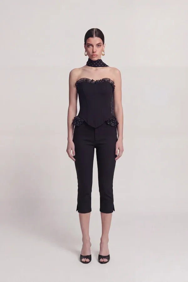 Una Capri Pants, Black, Mid-Waist, Lycra Una Capri Pants, Black, Mid-Waist, Lycra
